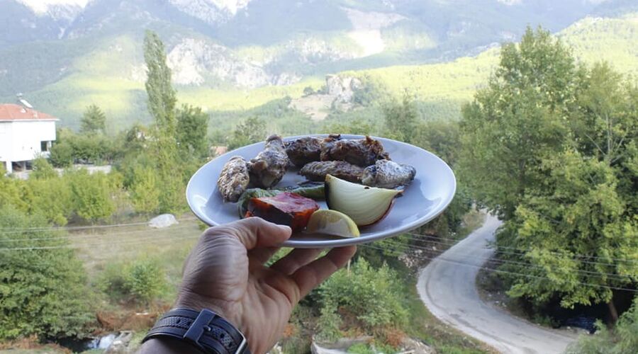 Kral Havuzu Uçansu Şelaleleri  Doğa Yürüyüşü  