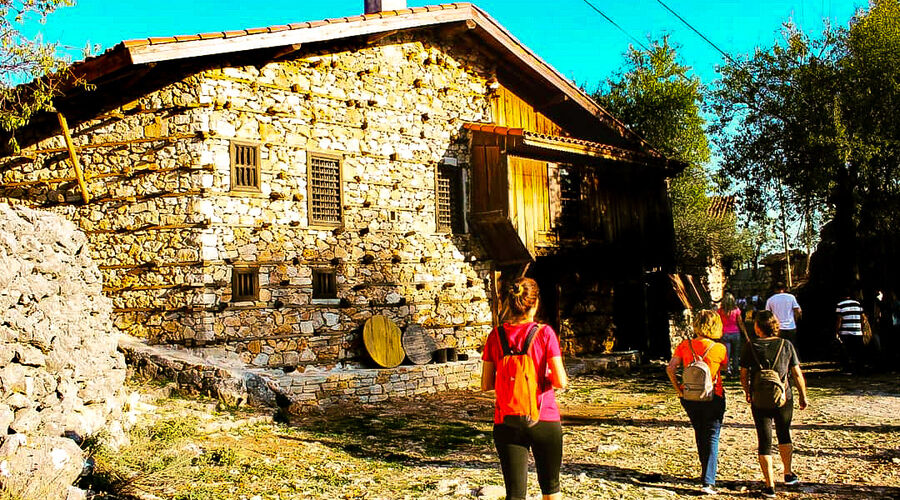 Altınbeşik Mağarası Ormana Düğmeli Evler Turu-Antalya Çıkışlı Günübirlik 