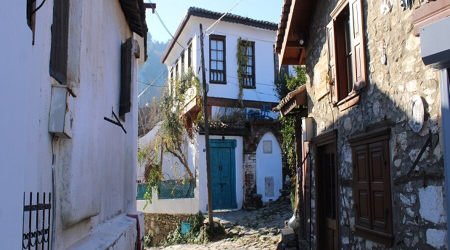 Birgi -Tire -Şirince -Efes Ege'nin Saklı Köyleri  