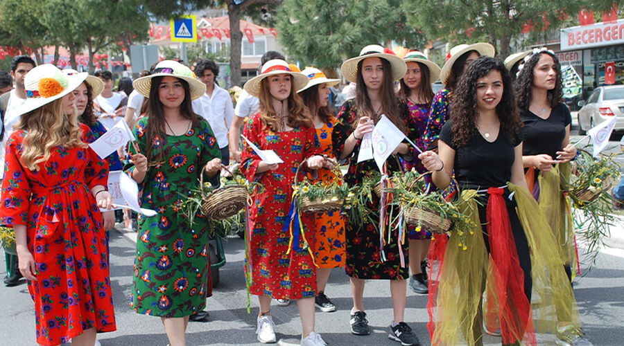 14. Alaçatı Ot Festivali- İzmir Çeşme Alaçatı Turu- Günübirlik 